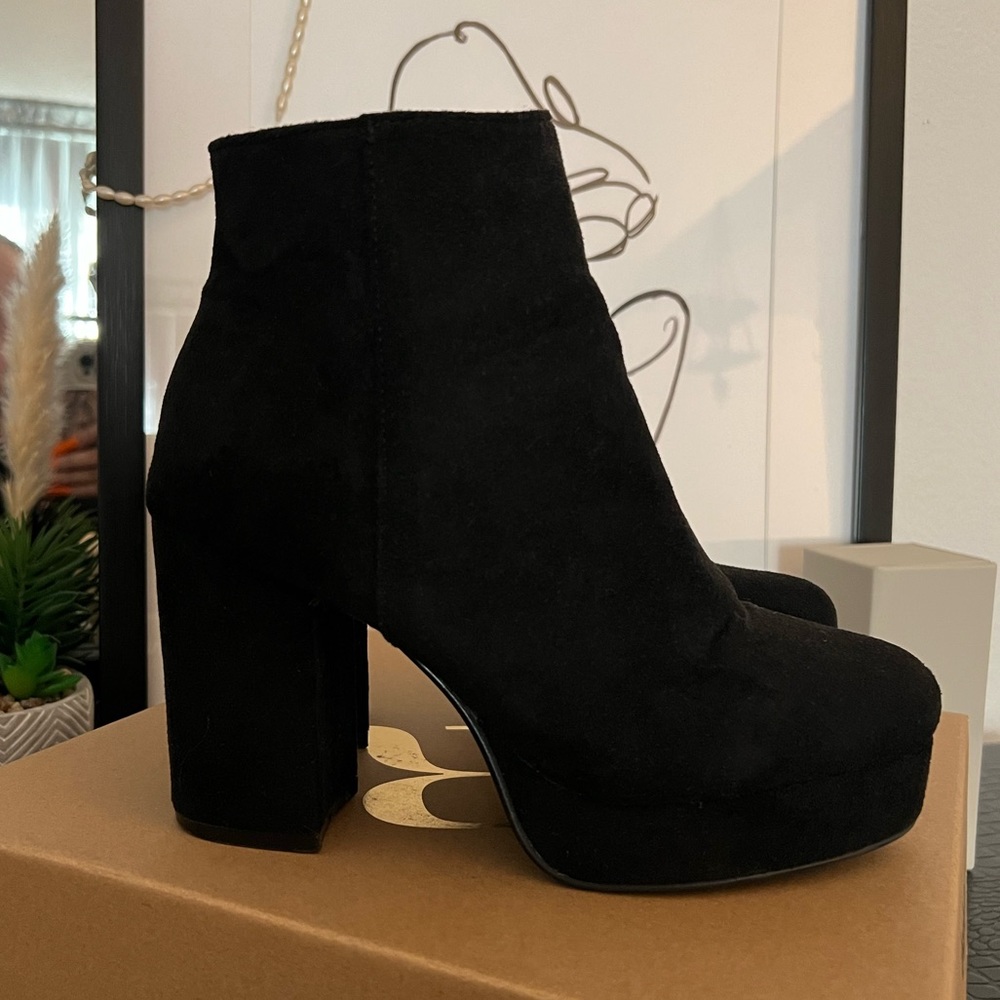 Ankle boots